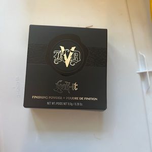 - Kate Von D KVD finishing powder lock it